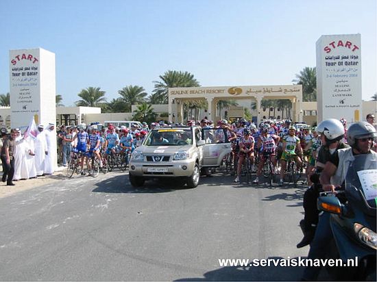 Ronde van Qatar, 1e etappe - 2 februari 2004<br />De start van de 1e etappe